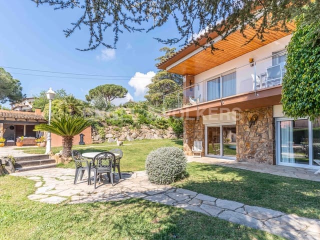 7 bedroom Villa for sale in Vilassar de Dalt with pool garage - € 1,100,000 (Ref: 9091657)