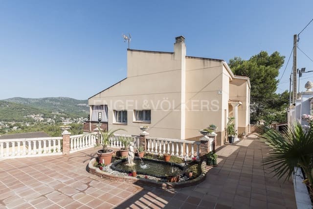 4 sypialnia Willa na sprzedaż w Canyelles z basenem garażem - 399 000 € (Ref: 9091690)