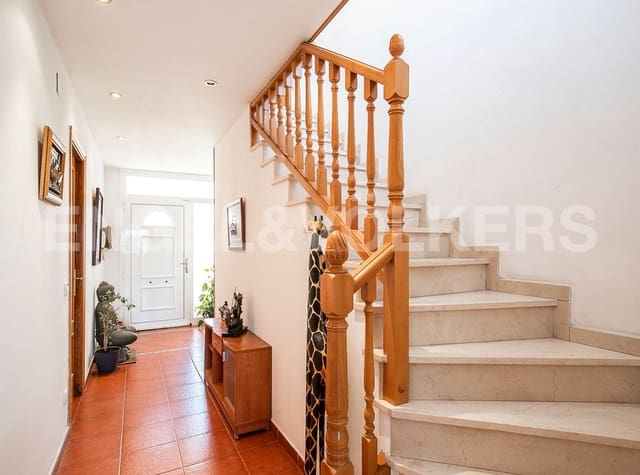 4 sypialnia Willa na sprzedaż w Canyelles z basenem garażem - 399 000 € (Ref: 9091690)