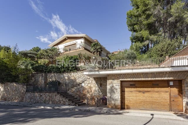 7 soverom Villa til salgs i Vallirana med garasje - € 449 000 (Ref: 9091828)