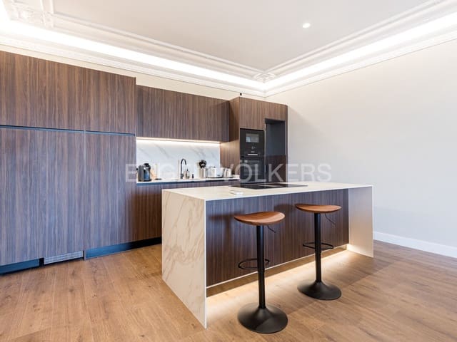 2 soveværelse Lejlighed til leje i El Barri Gòtic, Barcelona by - € 3.800 (Ref: 9099848)