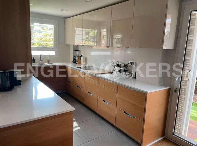 4 soveværelse Semi-Rækkehus til leje i Gavà med swimmingpool garage - € 6.000 (Ref: 9101604)