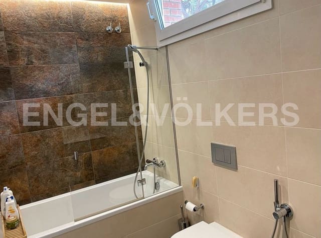 4 soveværelse Semi-Rækkehus til leje i Gavà med swimmingpool garage - € 6.000 (Ref: 9101604)