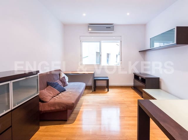 3 soveværelse Lejlighed til leje i Sant Antoni, Barcelona by - € 1.590 (Ref: 9104081)