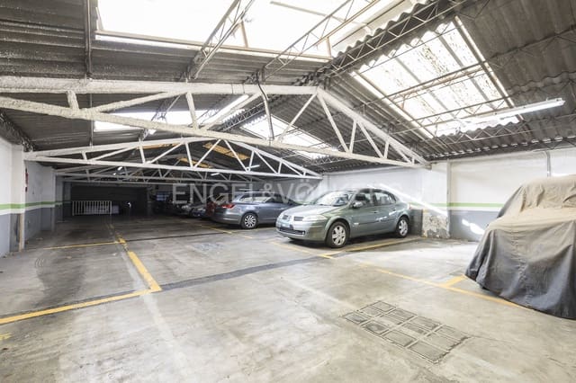 Garage til salg i Horta, Barcelona by - € 460.000 (Ref: 9105082)