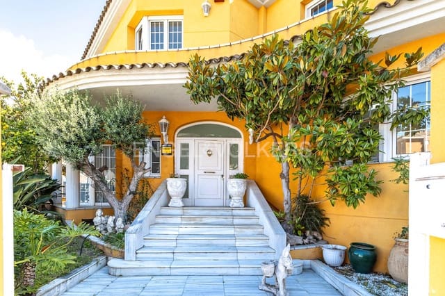 2 bedroom Villa for sale in Pineda de Mar with garage - € 499,000 (Ref: 9105109)