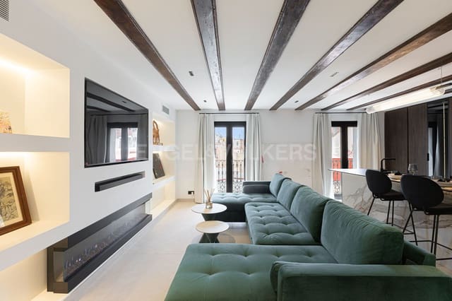 2 soveværelse Lejlighed til leje i El Barri Gòtic, Barcelona by - € 2.500 (Ref: 9107853)