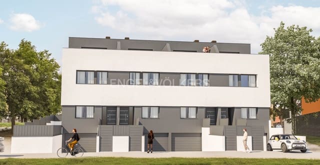 4 soveværelse Semi-Rækkehus til salg i Vilanova i la Geltrú med garage - € 459.000 (Ref: 9107855)