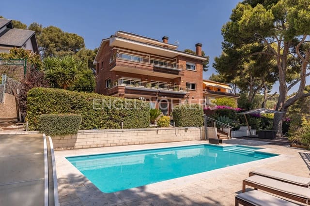 8 sypialnia Willa na sprzedaż w Castelldefels z basenem garażem - 1 445 000 € (Ref: 9109137)