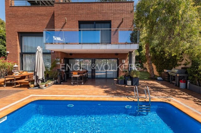 5 quarto Moradia para venda em Castelldefels com piscina garagem - 1 800 000 € (Ref: 9109138)