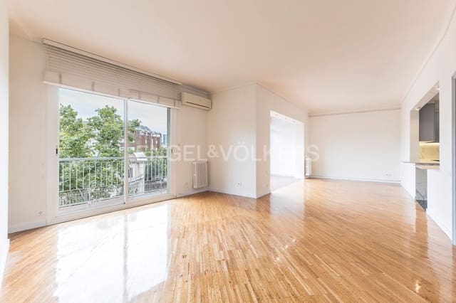 3 soveværelse Lejlighed til leje i La Dreta de L'Eixample, Barcelona by - € 3.900 (Ref: 9115610)