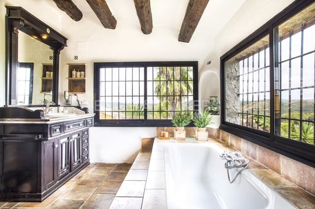 9 sypialnia Willa na sprzedaż w Canyelles z basenem - 2 750 000 € (Ref: 9117428)