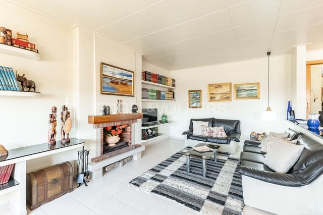 6 soveværelse Villa til salg i Canet de Mar med swimmingpool garage - € 800.000 (Ref: 9118147)