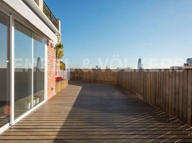 2 soveværelse Penthouse til leje i La Sagrada Família, Barcelona by - € 2.805 (Ref: 9118149)