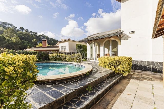 4 soveværelse Villa til leje i Begues med swimmingpool garage - € 2.500 (Ref: 9119615)