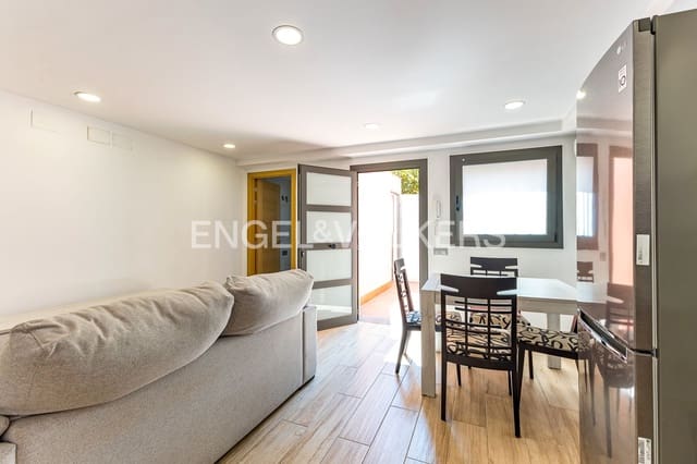 2 soveværelse Byhus til leje i El Camp de L'Arpa del Clot, Barcelona by - € 1.700 (Ref: 9125890)