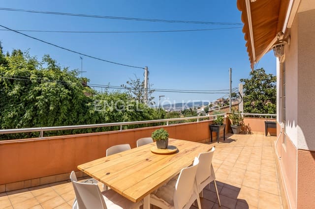 3 makuuhuone Huoneisto vuokrattavana paikassa Esplugues de Llobregat - 2 400 € (Ref: 9129187)