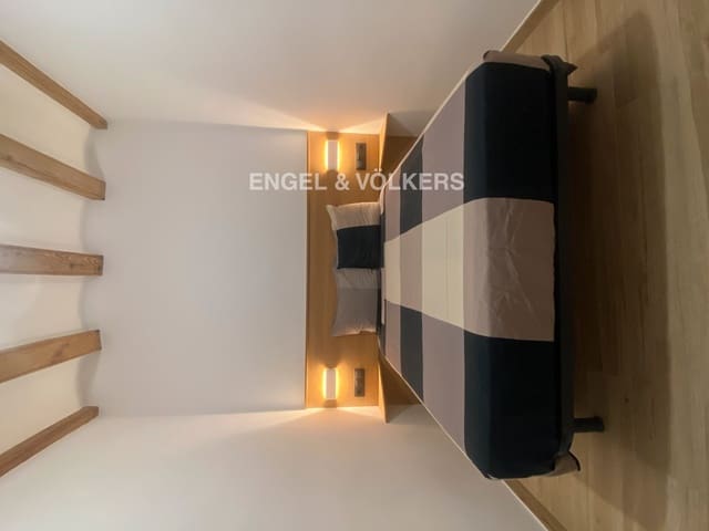 2 soveværelse Lejlighed til leje i El Raval, Barcelona by - € 1.400 (Ref: 9129191)