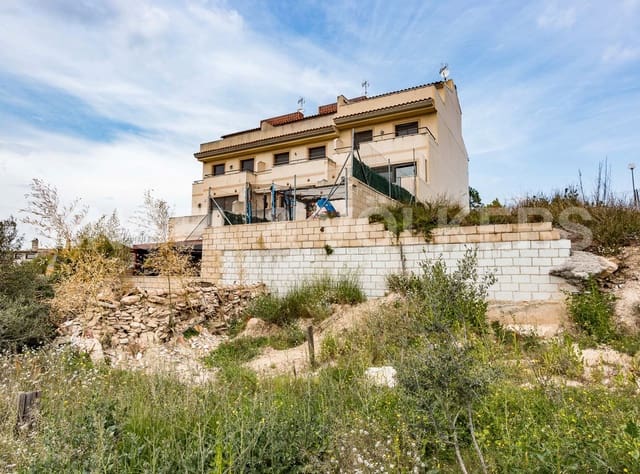 4 soveværelse Semi-Rækkehus til salg i Castellet i la Gornal med garage - € 260.000 (Ref: 9134781)