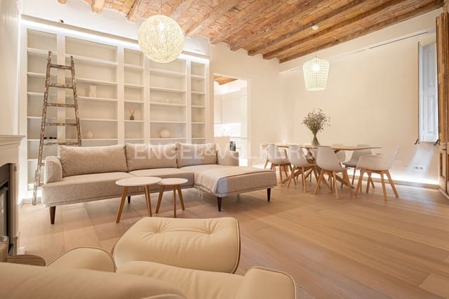 2 soveværelse Lejlighed til leje i El Barri Gòtic, Barcelona by - € 2.850 (Ref: 9134811)