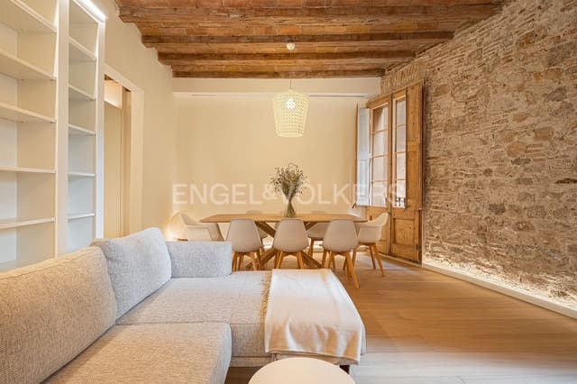 2 soveværelse Lejlighed til leje i El Barri Gòtic, Barcelona by - € 2.850 (Ref: 9134811)