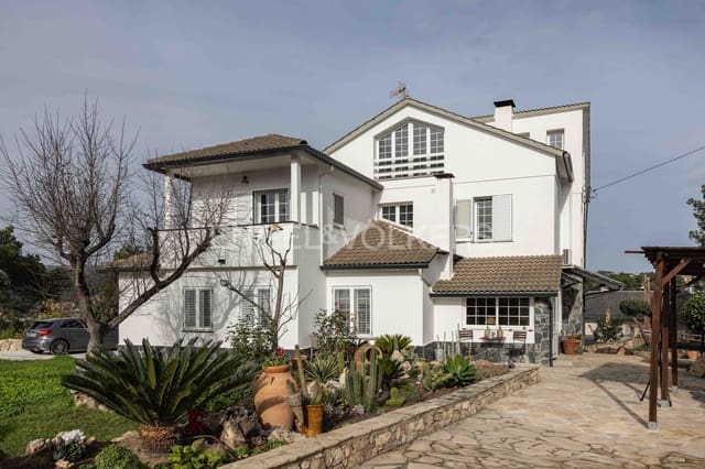 5 chambre Villa/Maison à vendre à Vallirana avec piscine garage - 745 000 € (Ref: 9134829)