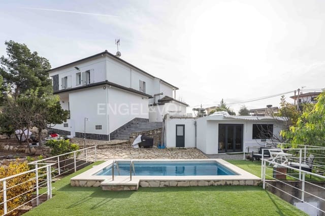 5 chambre Villa/Maison à vendre à Vallirana avec piscine garage - 745 000 € (Ref: 9134829)