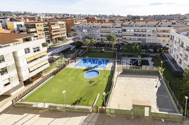 Penthouse til leje i Sant Joan Despí med swimmingpool garage - € 2.700 (Ref: 9134830)