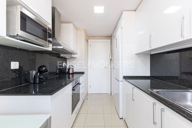 2 soveværelse Lejlighed til leje i Diagonal Mar i El Front Marítim del Poblenou, Barcelona by med swimmingpool garage - € 2.500 (Ref: 9137429)