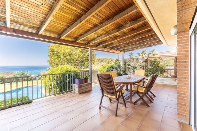 4 soveværelse Villa til salg i Arenys de Mar med swimmingpool garage - € 990.000 (Ref: 9137430)