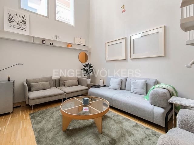 4 soveværelse Lejlighed til leje i El Baix Guinardó, Barcelona by - € 3.250 (Ref: 9137438)