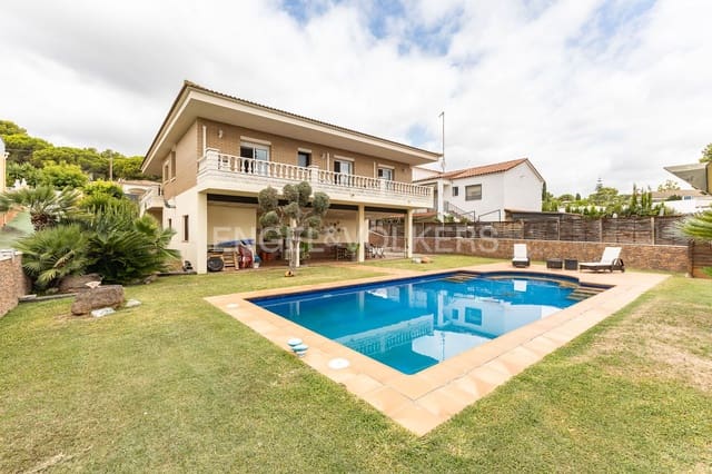 4 sovrum Villa till salu i Cunit med pool - 660 000 € (Ref: 9137440)