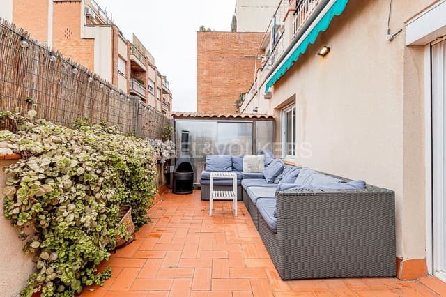 3 soveværelse Penthouse til salg i La Sagrera, Barcelona by - € 560.000 (Ref: 9145738)