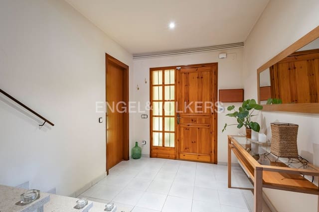 4 soveværelse Villa til salg i Esparreguera med swimmingpool garage - € 386.200 (Ref: 9145745)