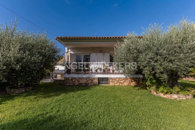 4 soveværelse Villa til salg i El Vendrell med swimmingpool garage - € 475.000 (Ref: 9145751)