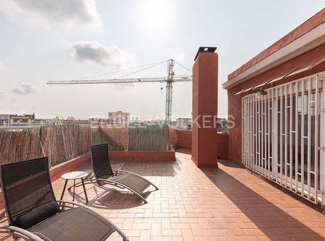 4 bedroom Penthouse for rent in Barcelona city - € 3,400 (Ref: 9147410)
