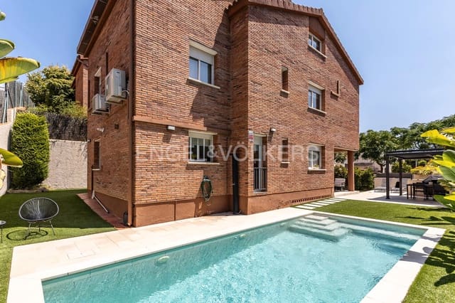 5 bedroom Villa for sale in El Masnou with pool garage - € 1,320,000 (Ref: 9148501)