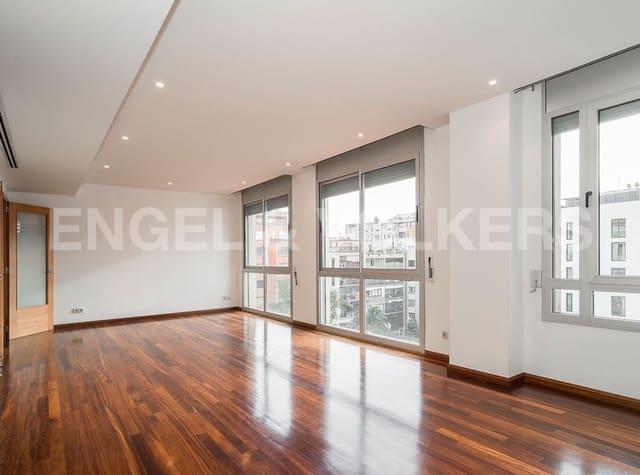 4 soveværelse Lejlighed til leje i La Dreta de L'Eixample, Barcelona by med garage - € 2.469 (Ref: 9151101)