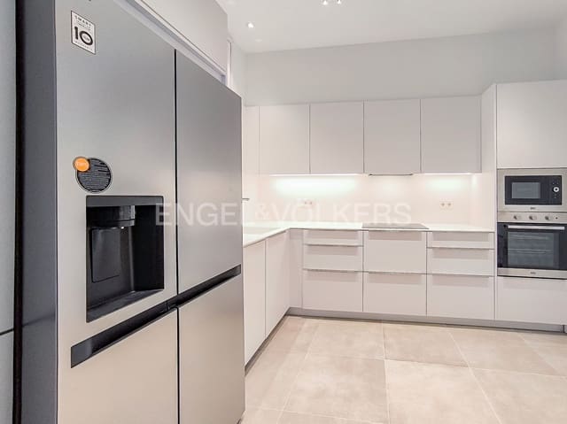 5 soveværelse Lejlighed til leje i La Dreta de L'Eixample, Barcelona by - € 4.500 (Ref: 9153198)