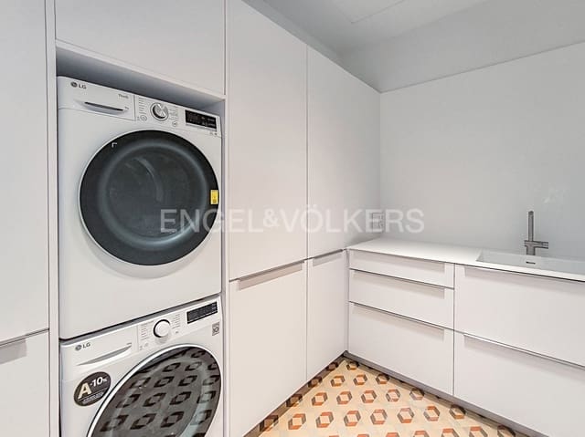 5 soveværelse Lejlighed til leje i La Dreta de L'Eixample, Barcelona by - € 4.500 (Ref: 9153198)
