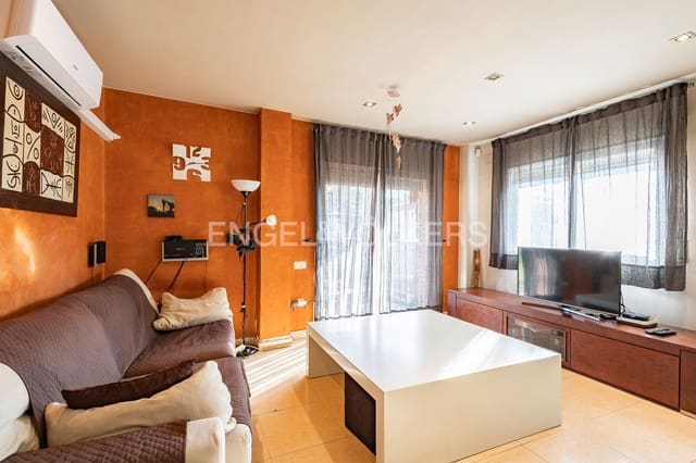 5 soveværelse Semi-Rækkehus til salg i Castellbell i el Vilar med garage - € 395.000 (Ref: 9160282)
