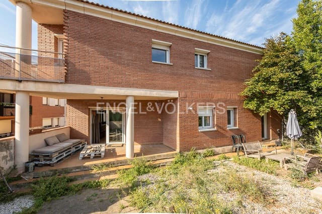 5 soveværelse Semi-Rækkehus til salg i Castellbell i el Vilar med garage - € 395.000 (Ref: 9160282)