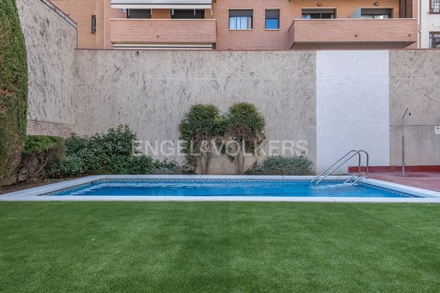 3 soverom Leilighet til salgs i La Nova Esquerra de L'Eixample, Barcelona by med svømmebasseng - € 460 000 (Ref: 9160650)