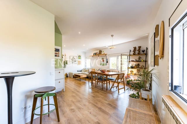 3 soveværelse Lejlighed til leje i Provençals del Poblenou, Barcelona by - € 2.500 (Ref: 9161500)