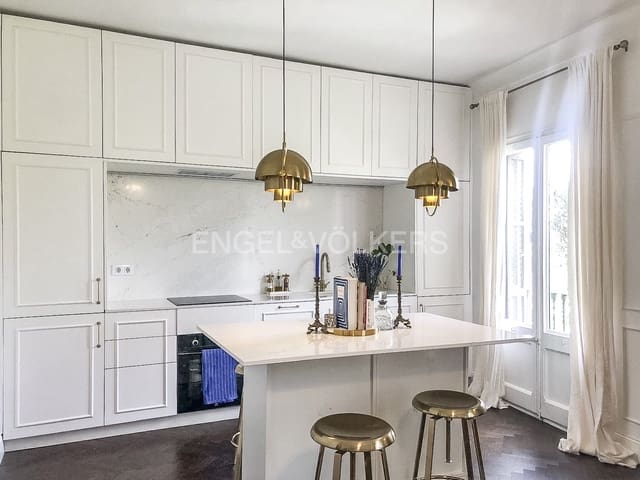 3 soveværelse Lejlighed til leje i La Dreta de L'Eixample, Barcelona by - € 2.600 (Ref: 9161636)