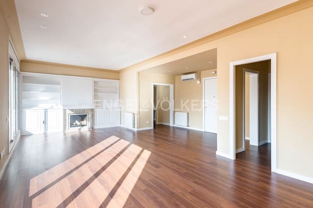 6 soveværelse Penthouse til leje i Barcelona by - € 4.500 (Ref: 9162724)