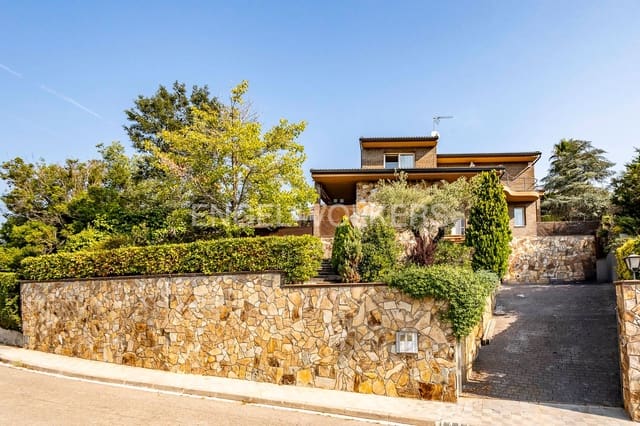 4 soverom Villa til salgs i Torrelles de Llobregat med svømmebasseng garasje - € 755 000 (Ref: 9162923)
