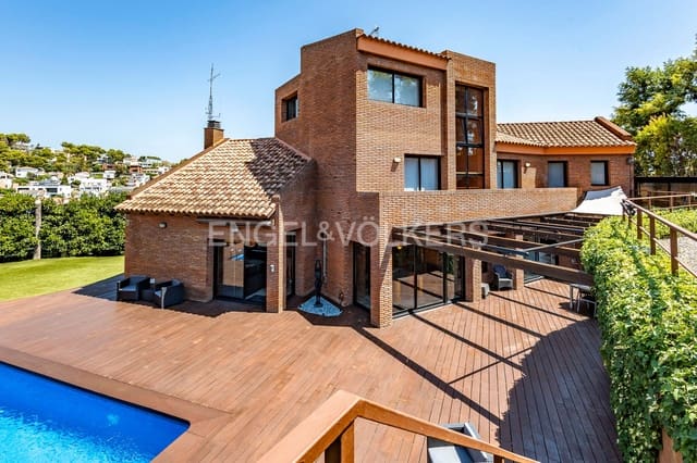 6 quarto Moradia para venda em Castelldefels com piscina garagem - 1 890 000 € (Ref: 9162924)