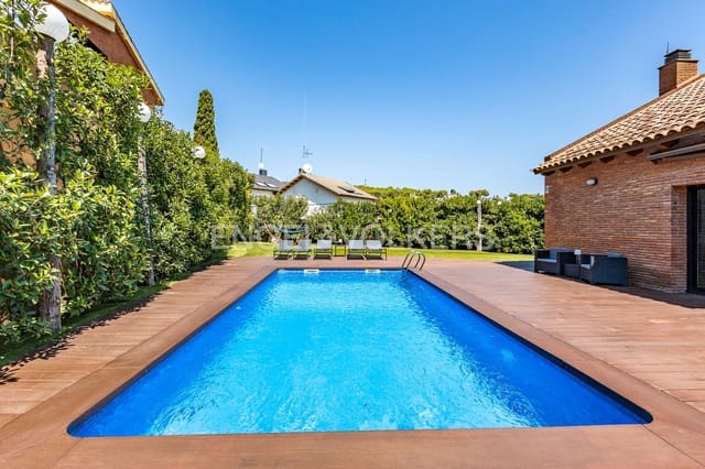 6 quarto Moradia para venda em Castelldefels com piscina garagem - 1 890 000 € (Ref: 9162924)