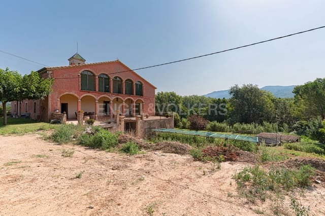 5 sypialnia Finka/Dom wiejski na sprzedaż w Seva z garażem - 850 000 € (Ref: 9164437)